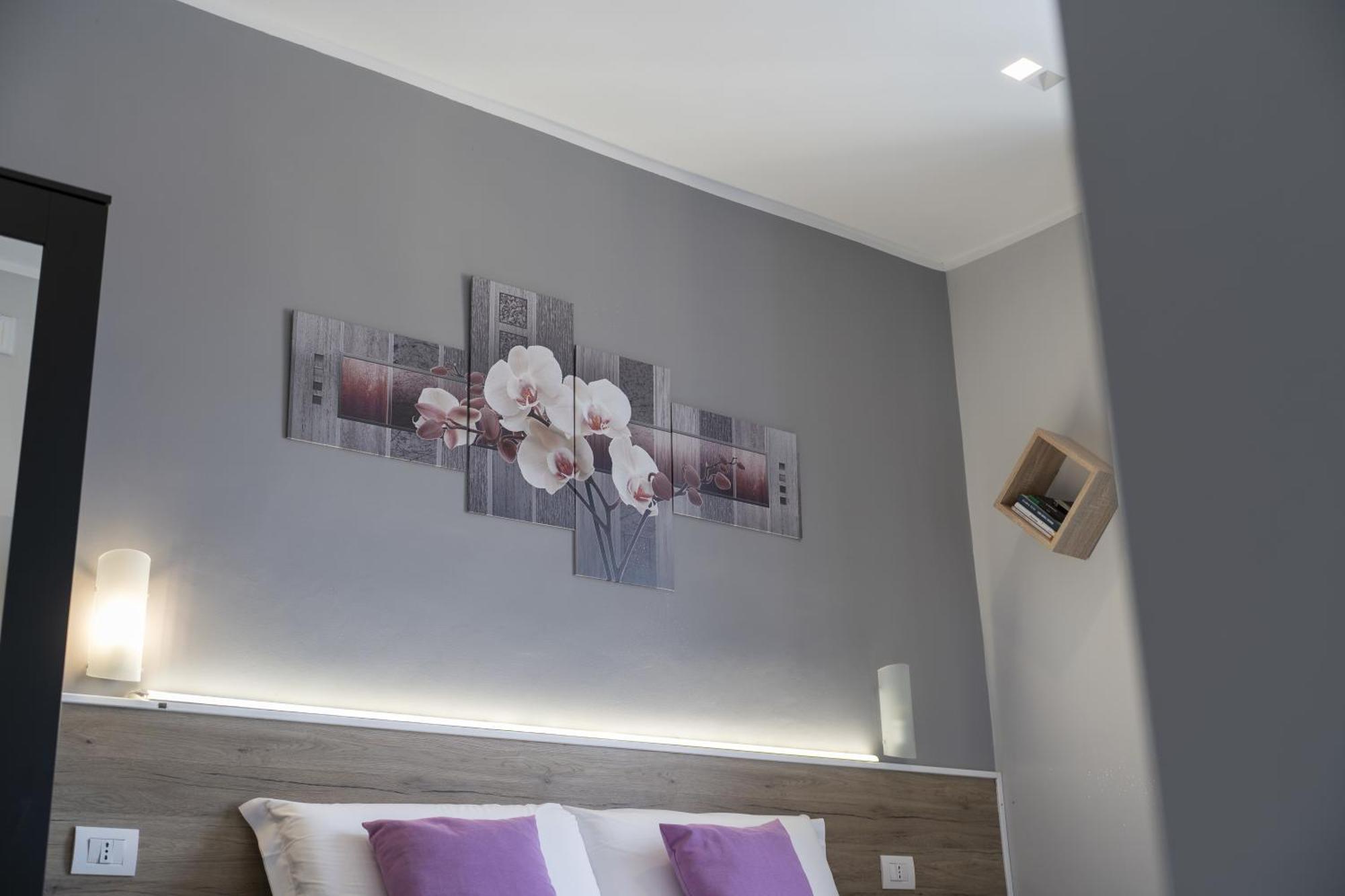 Affittacamere Orchidea For Tourists Hesperia Hosp Modena Luaran gambar