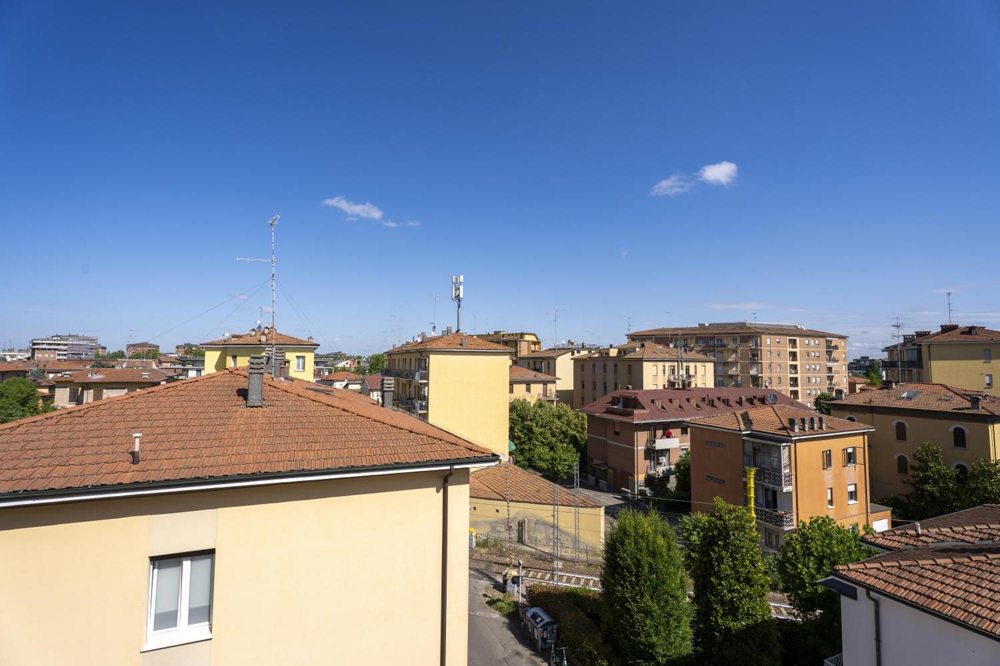 Affittacamere Orchidea For Tourists Hesperia Hosp Modena Luaran gambar